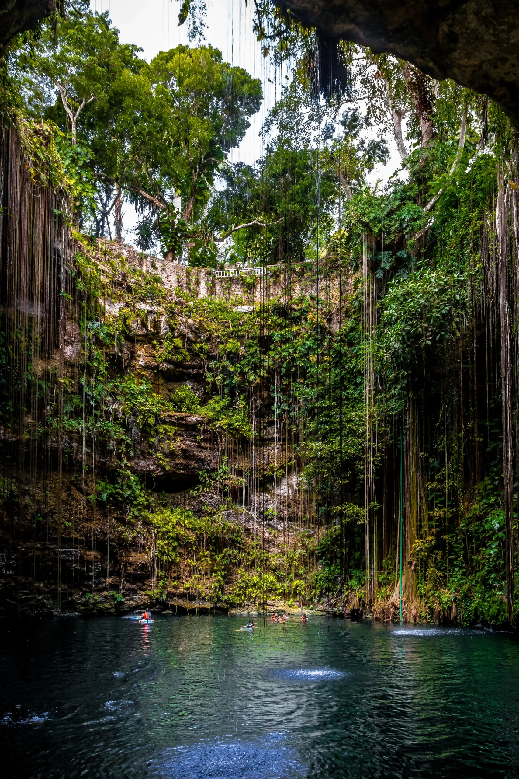 cenote-ik-kil-yucatan-mexico