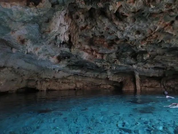Explorando la Belleza de Dzonbacal