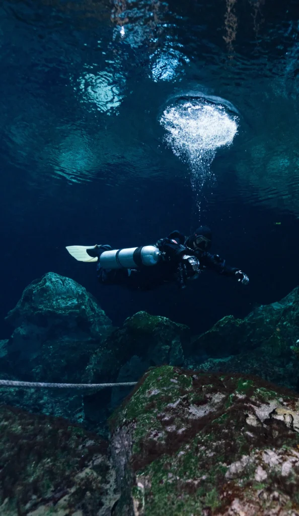 technical-diving-in-a-cenote el pit