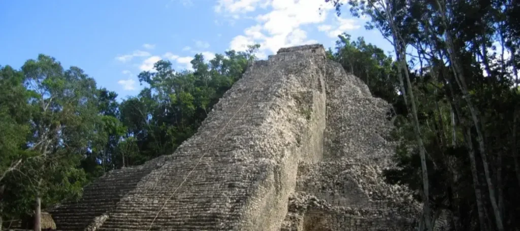 Nohoch Mul en Cobá
