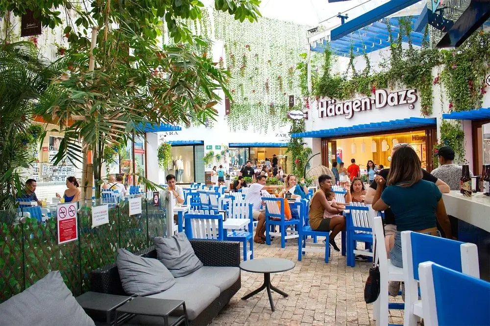 Plazas y Centros Comerciales en Playa del Carmen